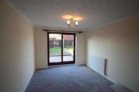 4 bedroom Detached house to let in Severn Close, Burton Upon Trent, Stretton, DE13
