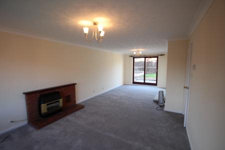 4 bedroom Detached house to let in Severn Close, Burton Upon Trent, Stretton, DE13
