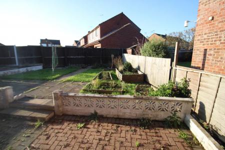 4 bedroom Detached house to let in Severn Close, Burton Upon Trent, Stretton, DE13