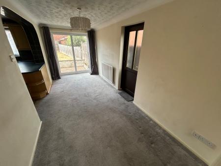 4 bedroom Detached house to let in Severn Close, Burton Upon Trent, Stretton, DE13