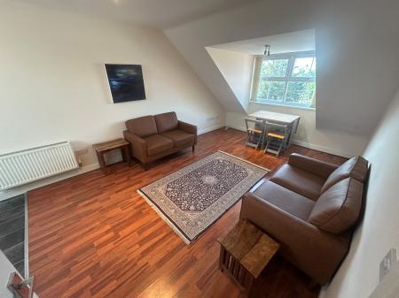 2 bedroom Flat to let in Wyggeston Street, Staffordshire, Burton upon Trent, DE13