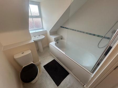 2 bedroom Flat to let in Wyggeston Street, Staffordshire, Burton upon Trent, DE13