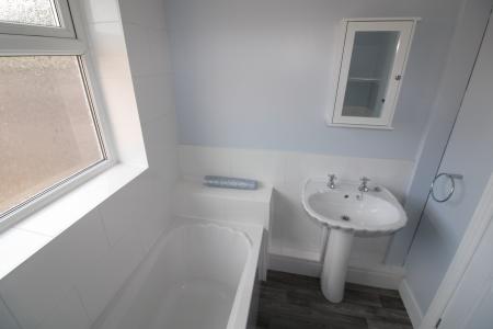 2 bedroom Terraced House to let in Victoria Crescent, Staffordshire, Burton upon Trent, DE14