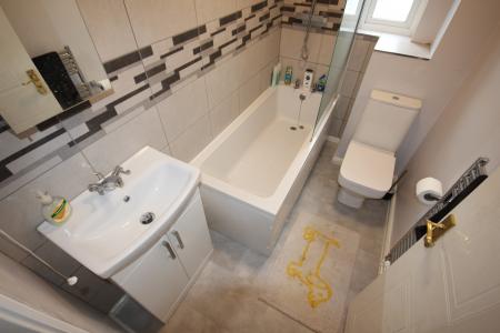 2 bedroom Terraced House to let in Caraway Drive, Burton Upon Trent, Branston, DE14