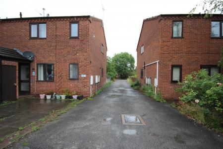 2 bedroom Terraced House to let in Wyggeston Street, Staffordshire, Burton upon Trent, DE13