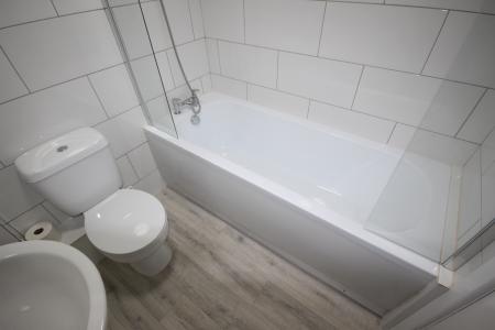 2 bedroom Terraced House to let in Wyggeston Street, Staffordshire, Burton upon Trent, DE13