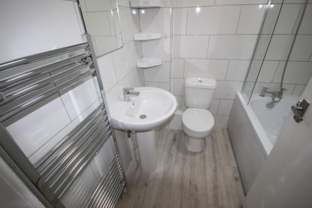 2 bedroom Terraced House to let in Wyggeston Street, Staffordshire, Burton upon Trent, DE13