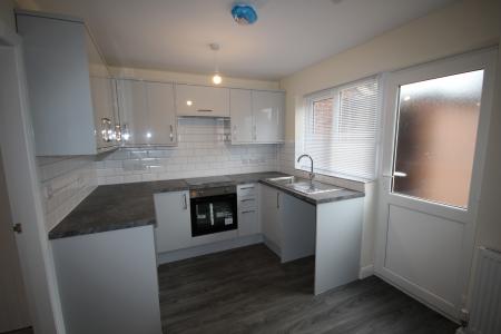 2 bedroom Terraced House to let in Wyggeston Street, Staffordshire, Burton upon Trent, DE13
