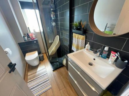 2 bedroom House to let in Primrose Drive, Branston, DE14