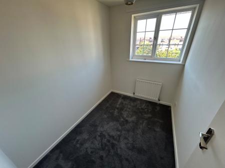 3 bedroom Semi-detached house to let in Stirling Rise, Burton Upon Trent, Stretton, DE13