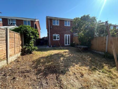 3 bedroom Semi-detached house to let in Stirling Rise, Burton Upon Trent, Stretton, DE13