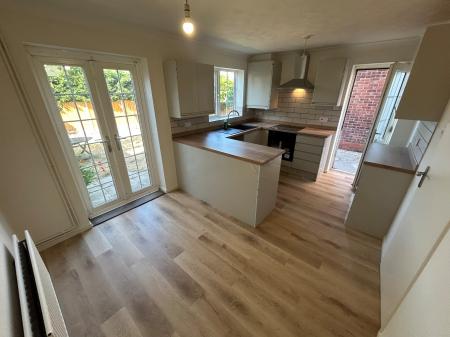 3 bedroom Semi-detached house to let in Stirling Rise, Burton Upon Trent, Stretton, DE13