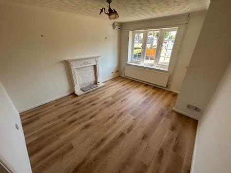 3 bedroom Semi-detached house to let in Stirling Rise, Burton Upon Trent, Stretton, DE13