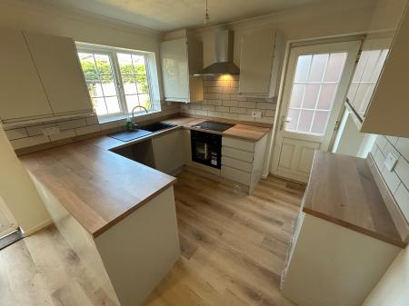 3 bedroom Semi-detached house to let in Stirling Rise, Burton Upon Trent, Stretton, DE13