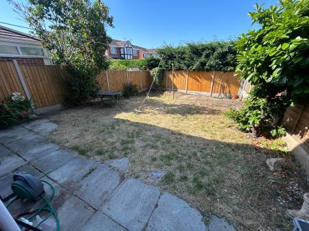 3 bedroom Semi-detached house to let in Stirling Rise, Burton Upon Trent, Stretton, DE13