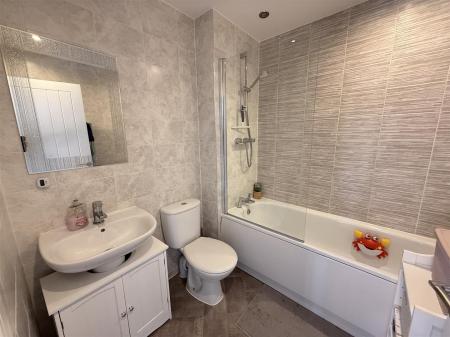 4 bedroom Detached house for sale in Brambly Close, Donisthorpe, Swadlincote