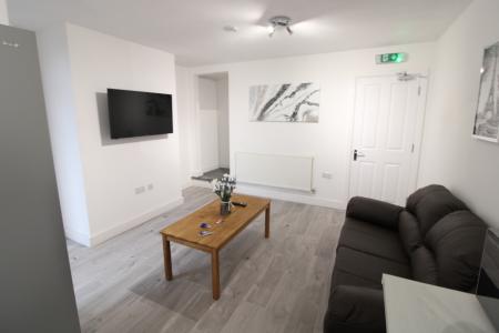 1 bedroom House share to let in Calais Road, Burton upon Trent, DE13
