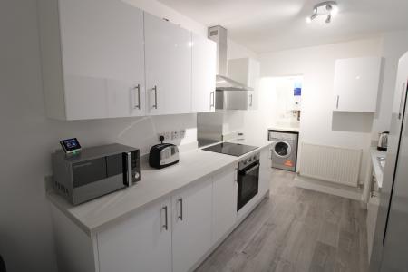 1 bedroom House share to let in Calais Road, Burton upon Trent, DE13