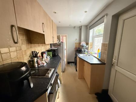 3 bedroom Terraced House for sale in Oak Street, Burton-On-Trent