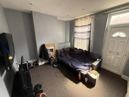 3 bedroom Terraced House for sale in Oak Street, Burton-On-Trent
