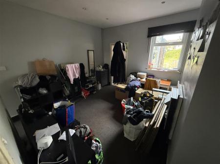 3 bedroom Terraced House for sale in Oak Street, Burton-On-Trent
