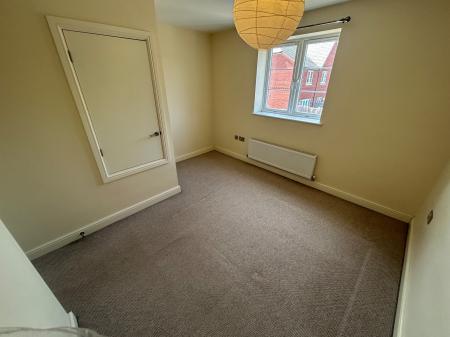 2 bedroom Town house to let in St Pauls Mews, Staffordshire, Burton upon Trent, DE14