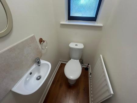 4 bedroom Detached house to let in Gleneagles Drive, Burton Upon Trent, Stretton, DE13