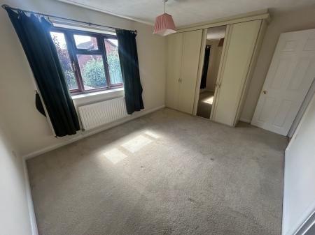4 bedroom Detached house to let in Gleneagles Drive, Burton Upon Trent, Stretton, DE13