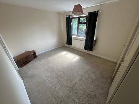 4 bedroom Detached house to let in Gleneagles Drive, Burton Upon Trent, Stretton, DE13