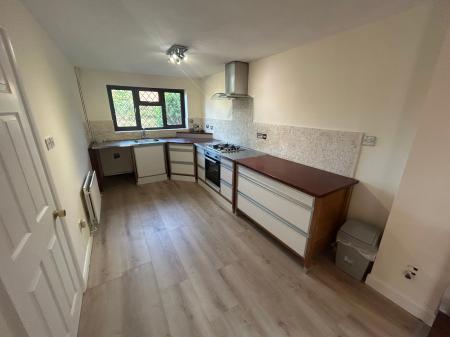 4 bedroom Detached house to let in Gleneagles Drive, Burton Upon Trent, Stretton, DE13