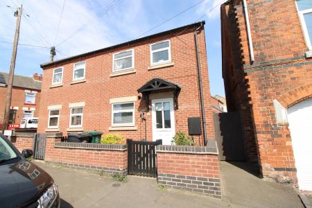 3 bedroom Semi-detached house to let in Frederick Street, Swadlincote, Woodville, DE11