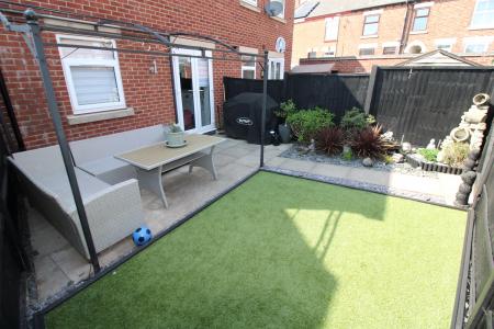 3 bedroom Semi-detached house to let in Frederick Street, Swadlincote, Woodville, DE11