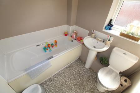 3 bedroom Semi-detached house to let in Frederick Street, Swadlincote, Woodville, DE11