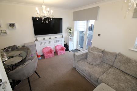 3 bedroom Semi-detached house to let in Frederick Street, Swadlincote, Woodville, DE11