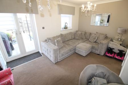 3 bedroom Semi-detached house to let in Frederick Street, Swadlincote, Woodville, DE11