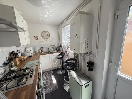 2 bedroom Terraced House for sale in Victoria Crescent, Burton-On-Trent