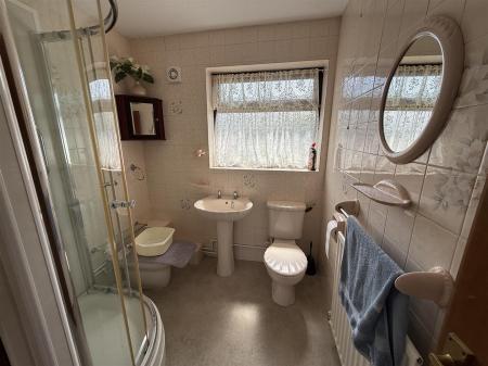 2 bedroom Detached bungalow for sale in Scropton Road, Hatton, Derby