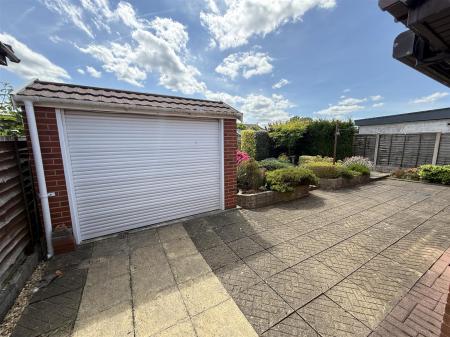2 bedroom Detached bungalow for sale in Scropton Road, Hatton, Derby