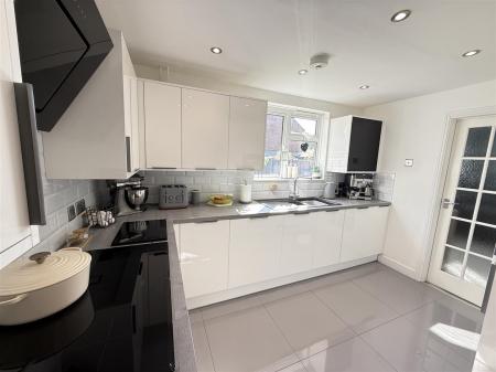 3 bedroom Semi-detached house for sale in Tennyson Road, Burton-On-Trent