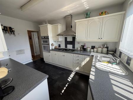 3 bedroom Detached house for sale in Forest Road, Outwoods, Burton-On-Trent