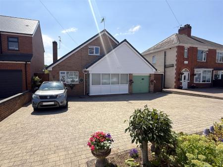 3 bedroom Detached house for sale in Forest Road, Outwoods, Burton-On-Trent