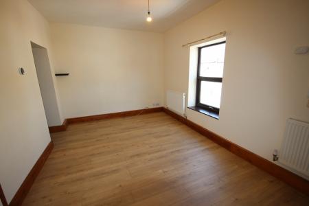 1 bedroom Flat to let in Dallow Street, Staffordshire, Burton upon Trent, DE14