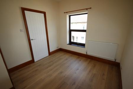 1 bedroom Flat to let in Dallow Street, Staffordshire, Burton upon Trent, DE14