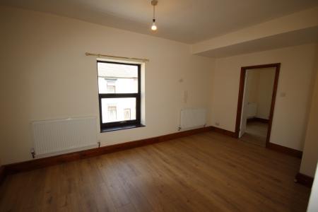 1 bedroom Flat to let in Dallow Street, Staffordshire, Burton upon Trent, DE14