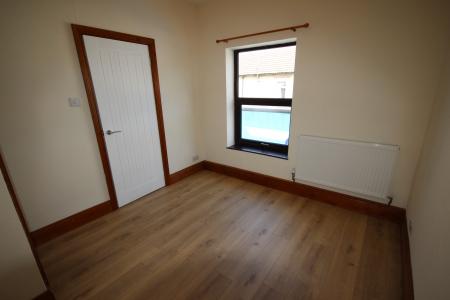 1 bedroom Flat to let in Dallow Street, Staffordshire, Burton upon Trent, DE14