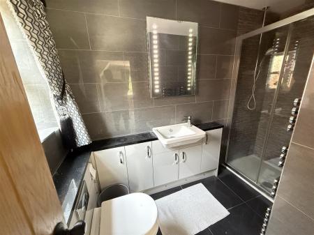 4 bedroom Detached house for sale in Oak Close, Castle Gresley, Swadlincote