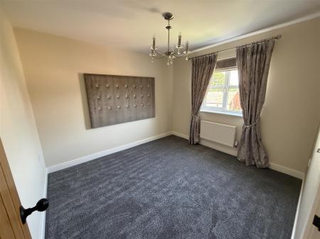 4 bedroom Detached house for sale in Oak Close, Castle Gresley, Swadlincote