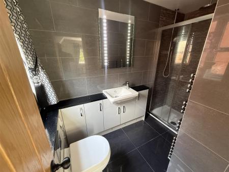 4 bedroom Detached house for sale in Oak Close, Castle Gresley