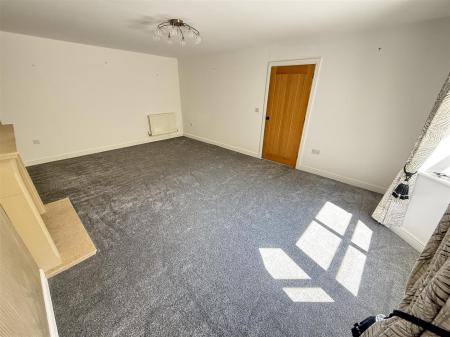 4 bedroom Detached house for sale in Oak Close, Castle Gresley