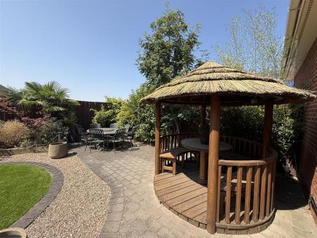 4 bedroom Detached house for sale in Oak Close, Castle Gresley